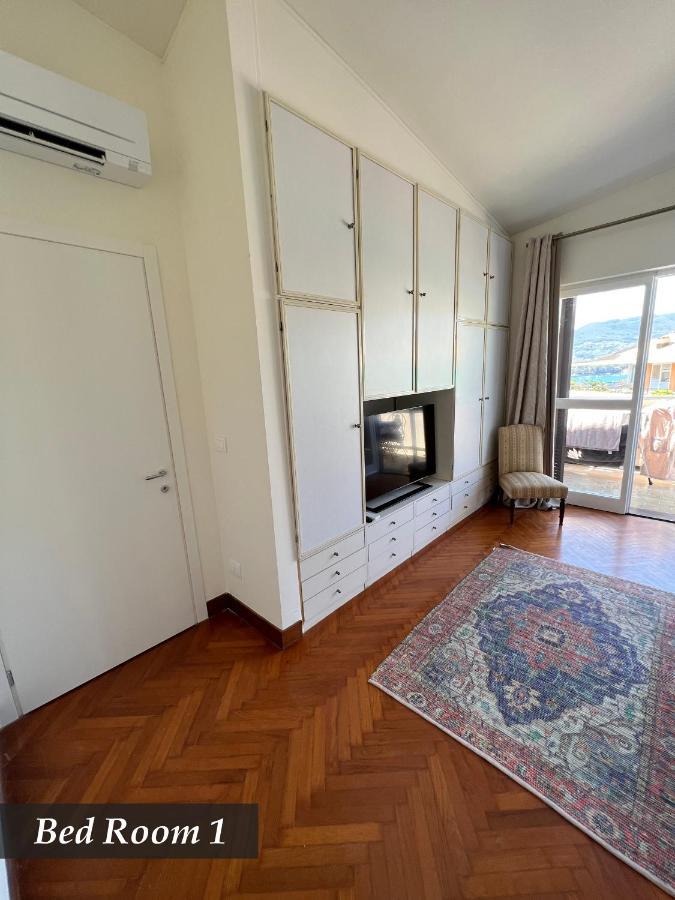 NAUTILUS VISTA MARE MOZZAFIATO a 180 GRADI- POSTO AUTO PRIVATO - 2 CAMERE MATRIMONIALI più 1 DIVANO LETTO SINGOLO-SKY,NETFLIX Rapallo Extérieur photo